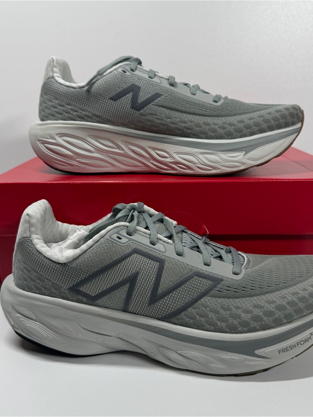 NIB Men's New Balance Fresh Foam X 1080 V14 Size: 10.5
